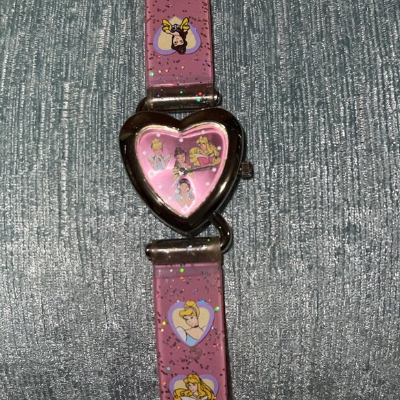 Little girls Disney Princess watch in perfect working condition - Picture 4 of 13